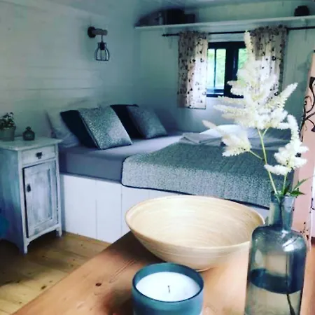 Camping Kouzelna Maringotka Chřibská